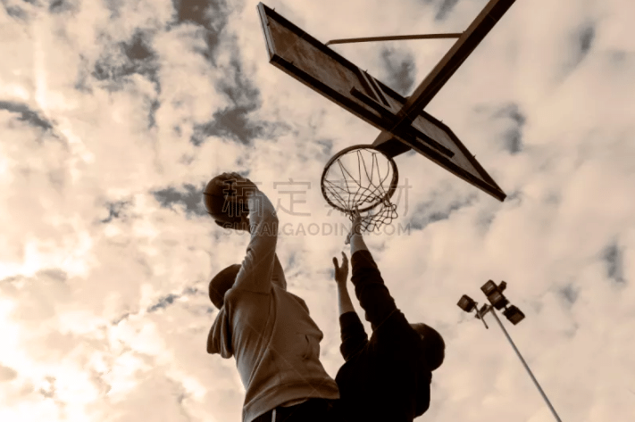 火箭客场对爵士！两队预计首发出炉：伊森取代阿门，主队高塔领衔